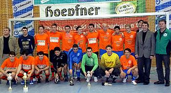 Sieger VfB Gaggenau 2001 zusammen mit dem FC Obertsrot und den Verantwortlichen