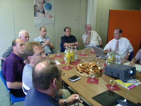 Internetprojektgruppe im Jahre 2002 bei der Präsentation im Gaggenauer Rathaus