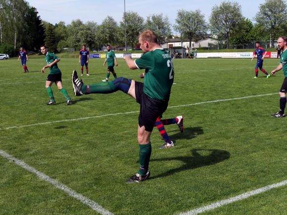 SVM Reserve um Gregor Böhm beim Tabellenführer unterlegen