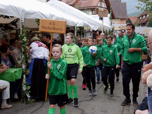 SVM Jugend beim 22. Dorffest aktiv beim Umzug