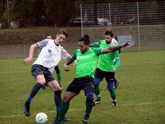 SVM mit knappen Derbysieg