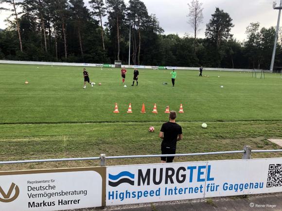 Die SVM Aktiven starten mit einem lockeren Zirkeltraining