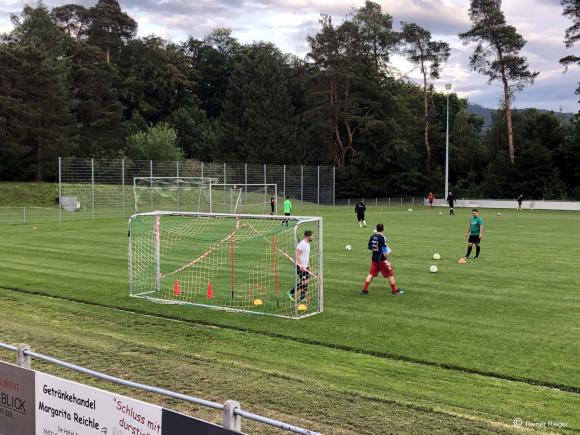 Die SVM Aktiven starten mit einem lockeren Zirkeltraining