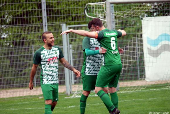 SVM um Kapitän Sandro Schnepf entscheidet Spiel im 1. Abschnitt