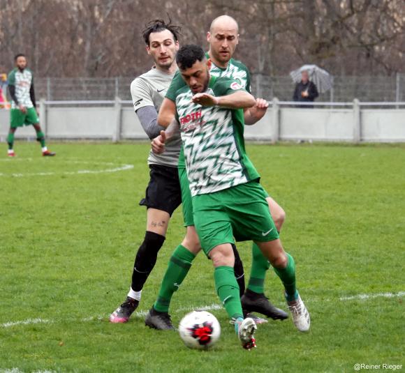 SVM um Ovidiu Asinipean und Adam Stefaniak im Spitzenspiel nach bärenstarker Leistung siegreich