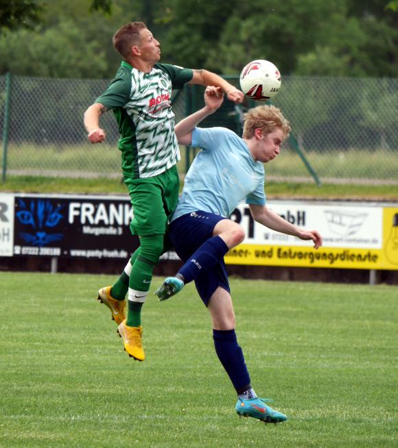 SVM um den überragenden 4-fach Torschützen Kevin Schlindwein überrollt die Einheimischen auf eigenem Geläuf