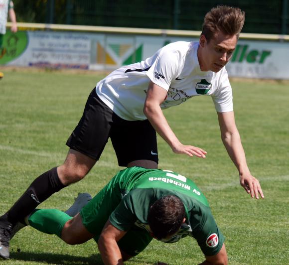 SVM Reserve um Cristian Nedelcu stellt dem Spitzenreiter Neusatz ein Bein im eigenen Stadion