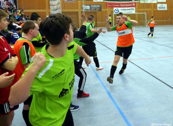 Hallenfussball für Menschen mit Handicap immer ein voller Erfolg