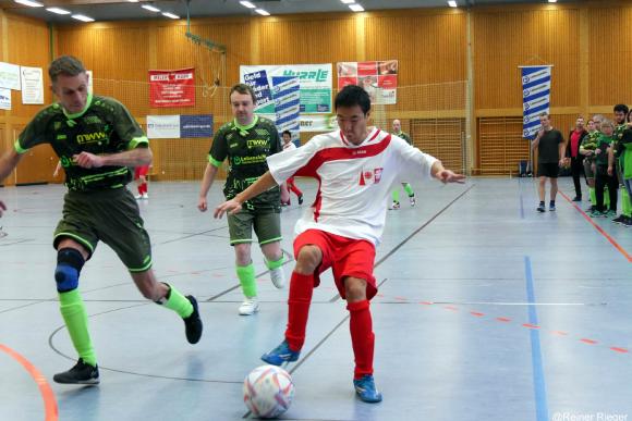 Packende und spannende Spiele in der Ottenauer Jakob-Scheuring Halle  