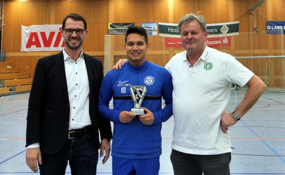 Auszeichnung bester Turnierspieler vom FC Obertsrot Eric Gerstner