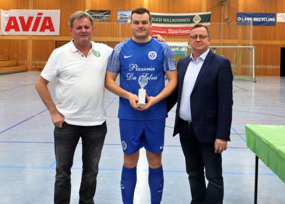 Auszeichnung Torjäger Fabian Schiel vom FC Obertsrot