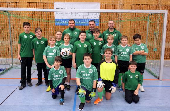 Die jüngeren Kids mit ihren Trainern vom SV Michelbach vor dem 1. Einlagespiel