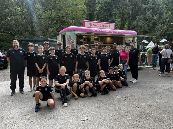SVM-Jugend bedankt sich bei seinem Sponsor Eiscafé Kurpark in Gaggenau