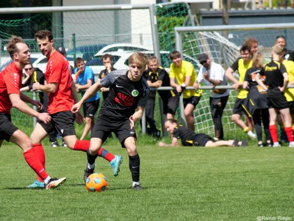 Michelbach um Tim Jäckle in Mörsch nach klasse Leistung mit Kantersieg 